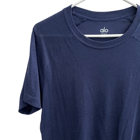 ALO Yoga Other - Alo yoga short sleeve tee navy size M